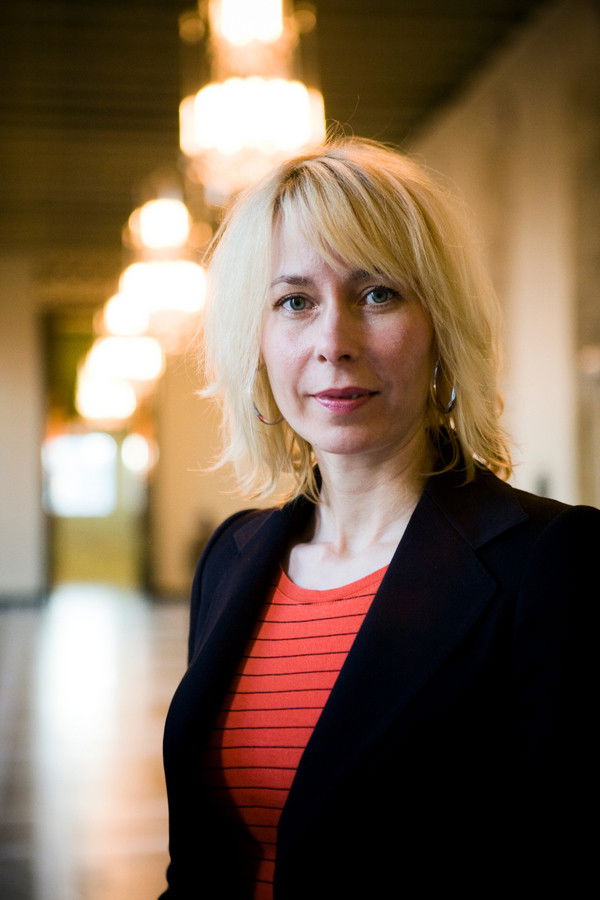 Annika Grof backdrop