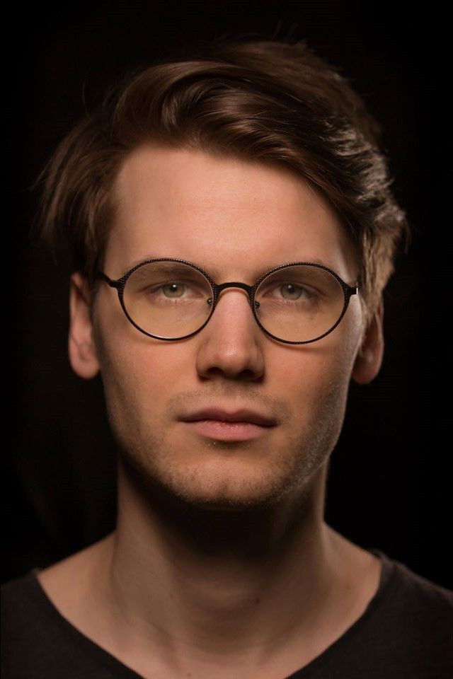 Márk Beleznai backdrop