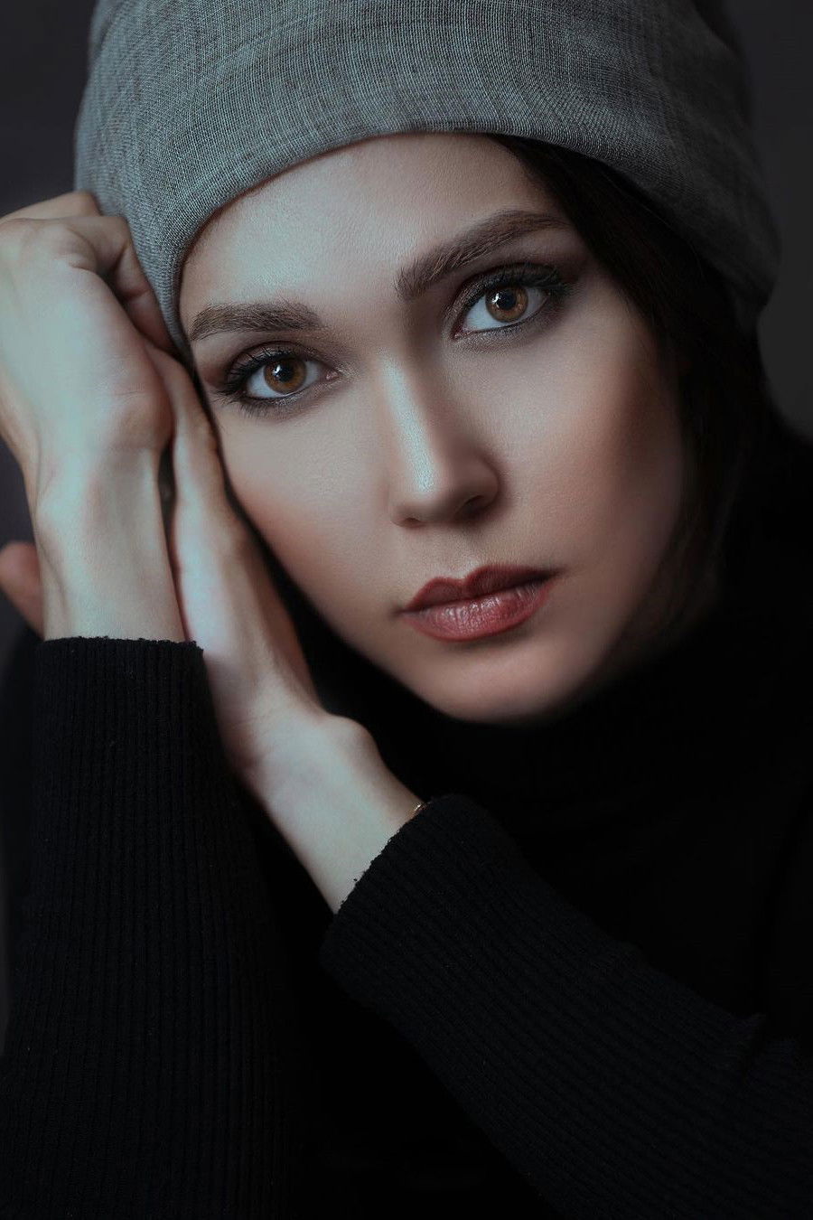 Shahrzad Kamalzadeh backdrop