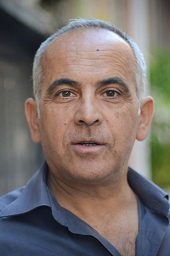 Hronis Pavlidis backdrop