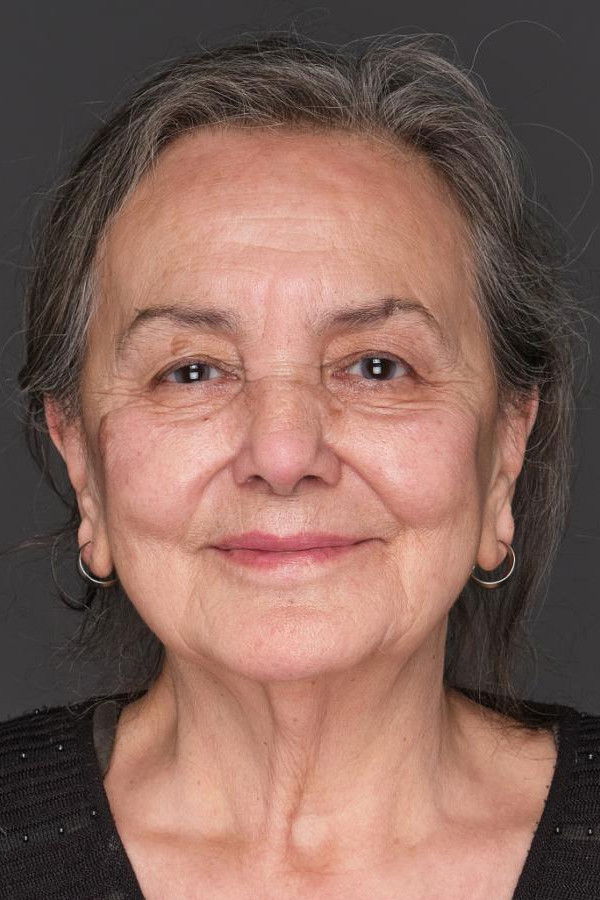 Gönül Gezer backdrop