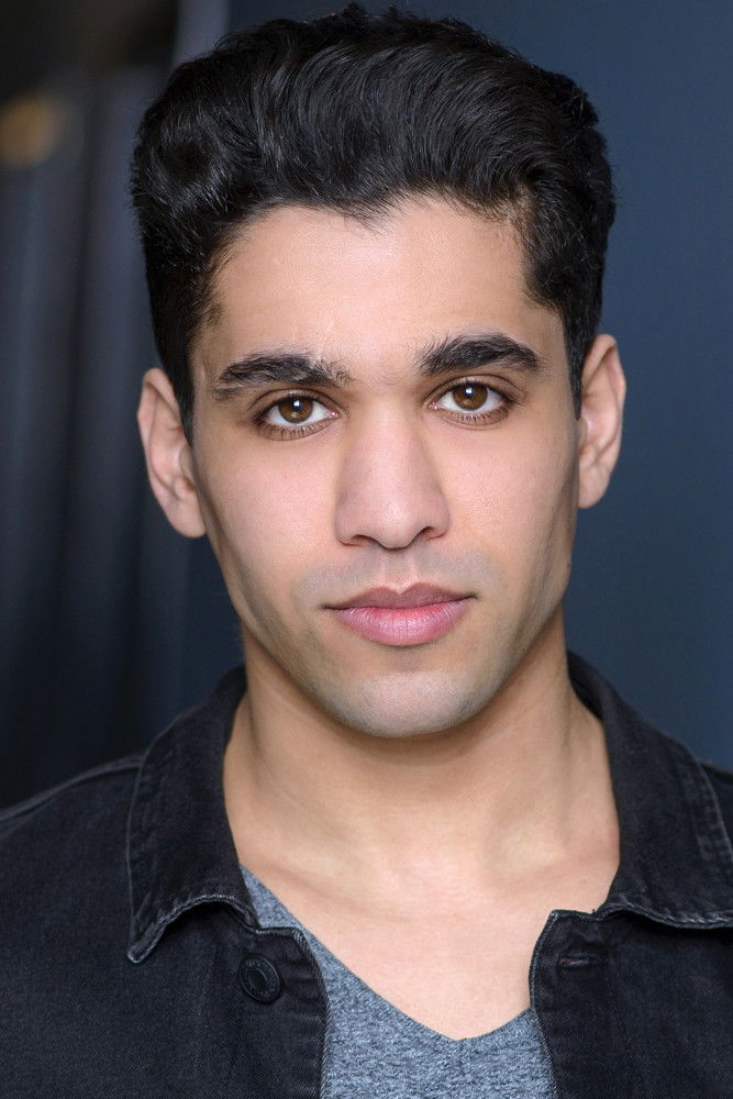 Fayçal Azzouz backdrop