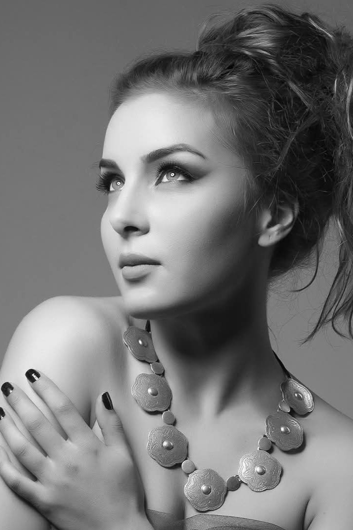 Mariam Adamyan backdrop