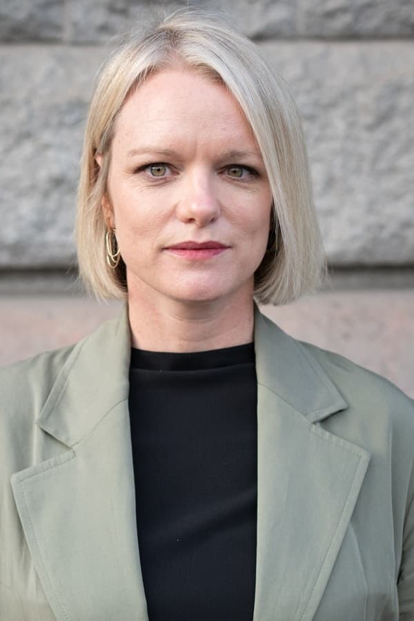 Cleona Ní Chrualaoi backdrop