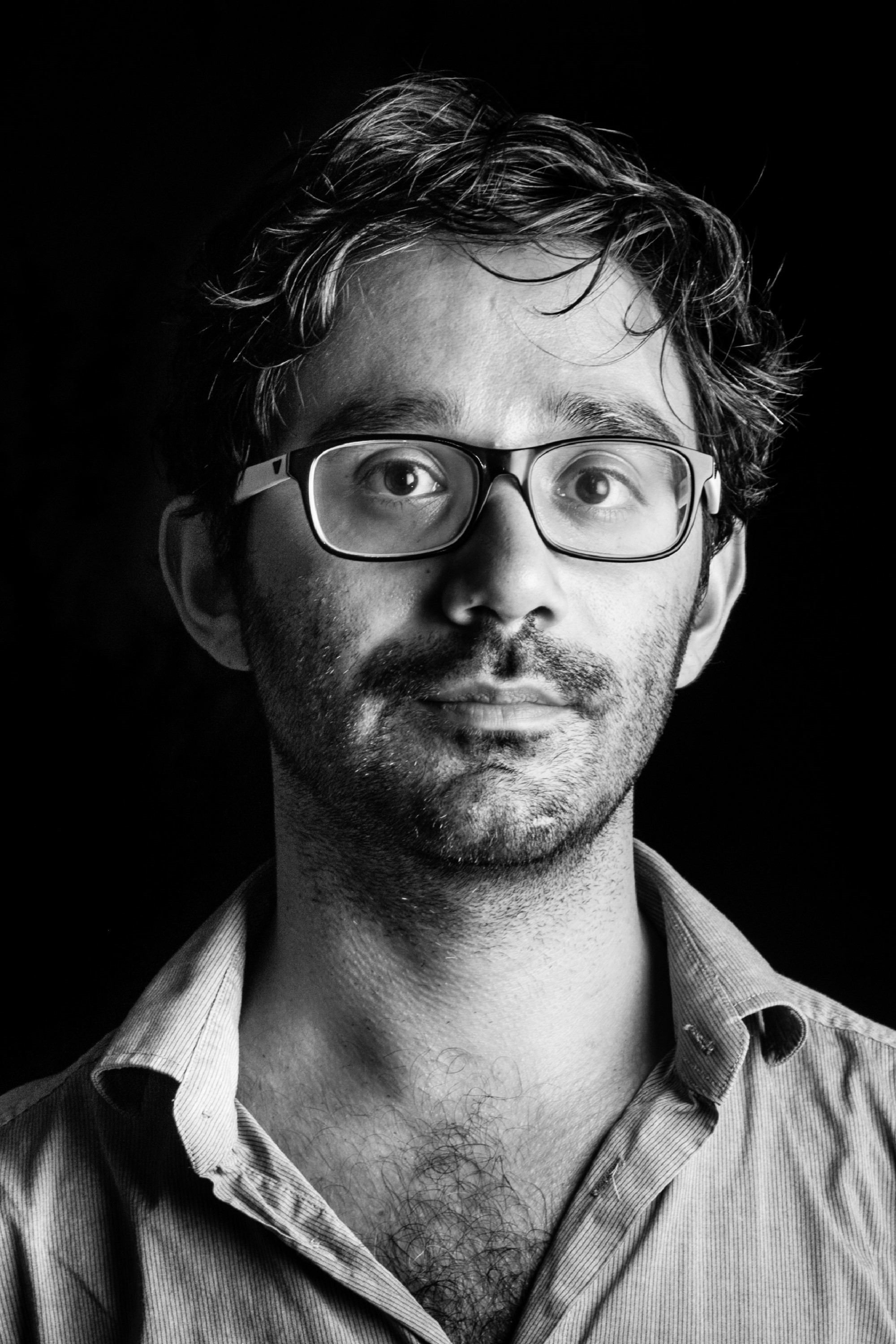 Tuna Kaptan backdrop