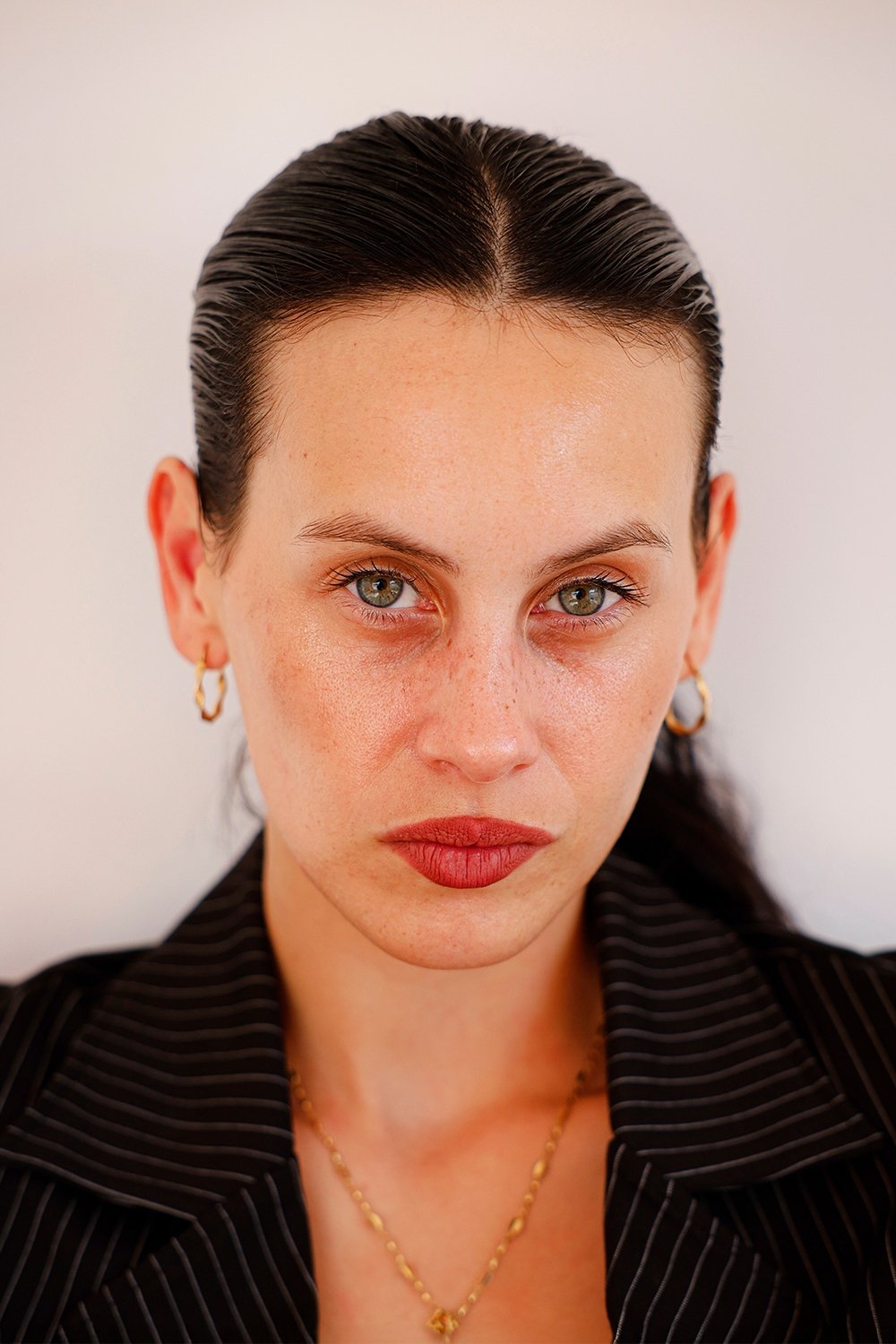 Milena Smit backdrop