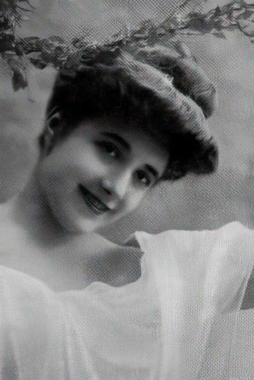 Yvonne maëlec backdrop