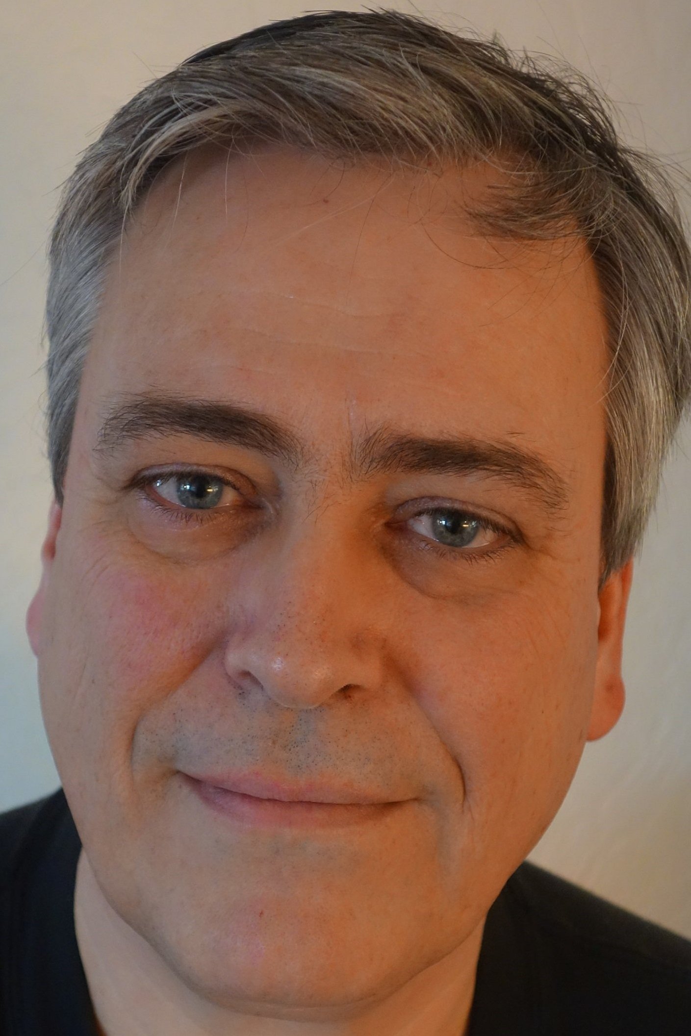 Odd Magnus Grimeland backdrop