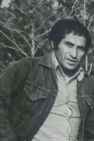 Reza Hajian backdrop