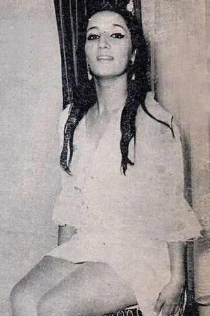 Simin Alizadeh backdrop