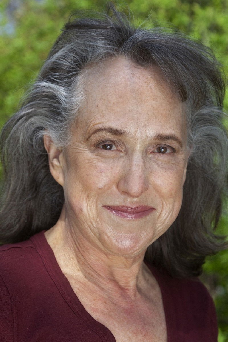 Elizabeth Harnett backdrop