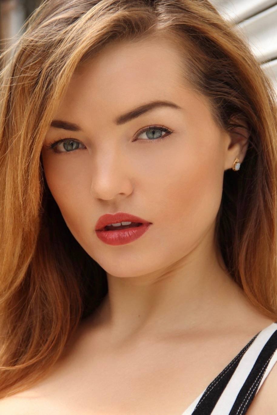 Hannah Townsend backdrop