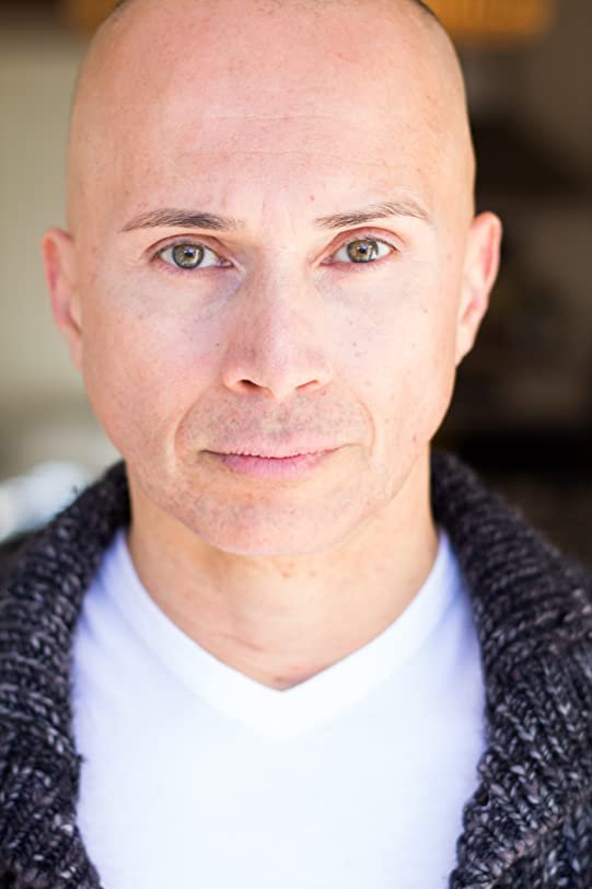 Giovanni Silva backdrop