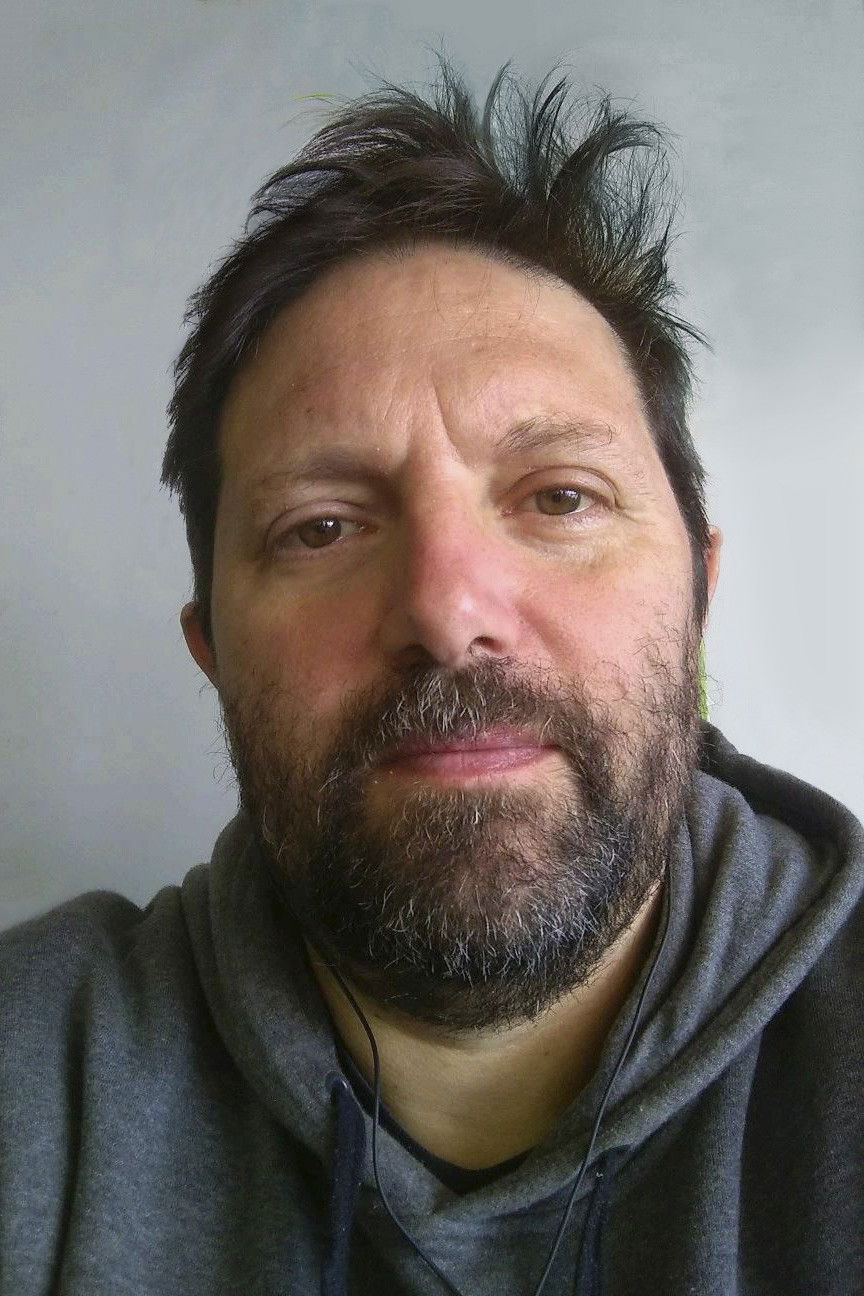 Mariano De Rosa backdrop