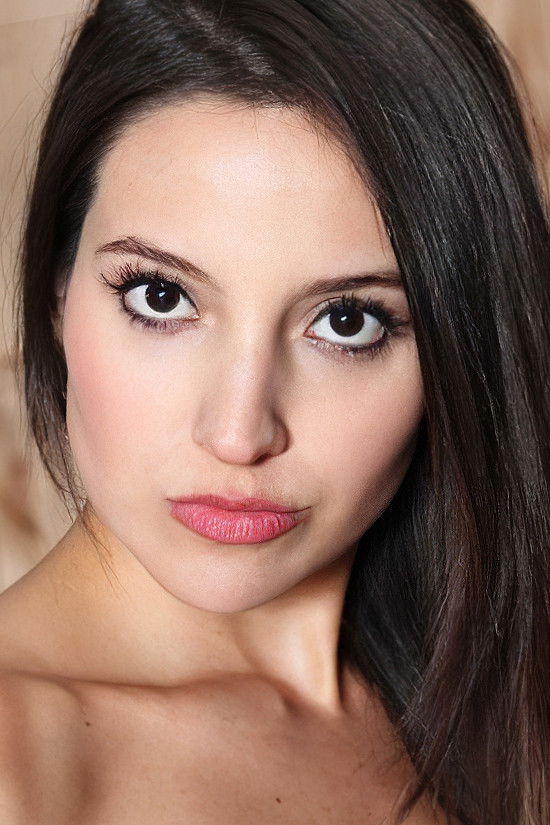 Daniela Palavecino backdrop