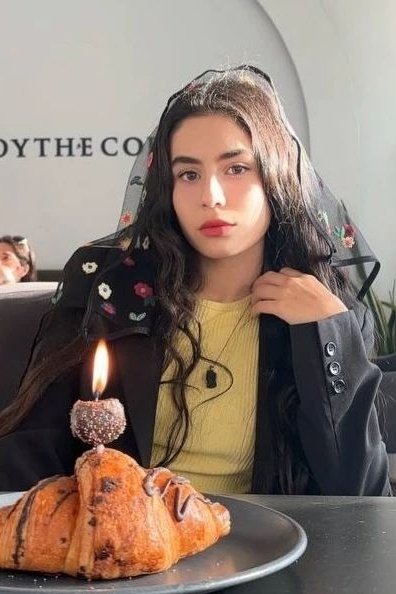 Aysan Hadad backdrop