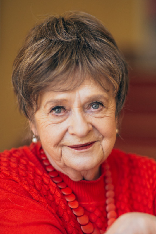 Leelo Tungal backdrop