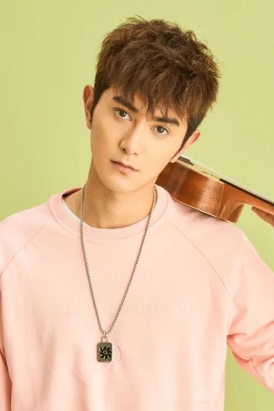 Chengjun Bo backdrop