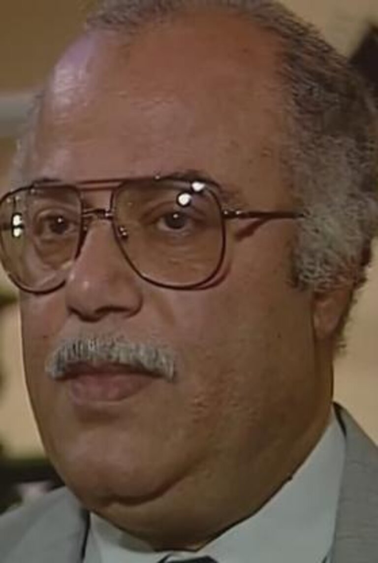 Attia Eweiss backdrop