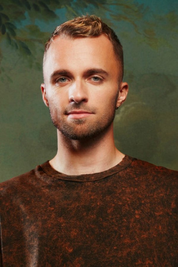 Lucas Hauchard backdrop