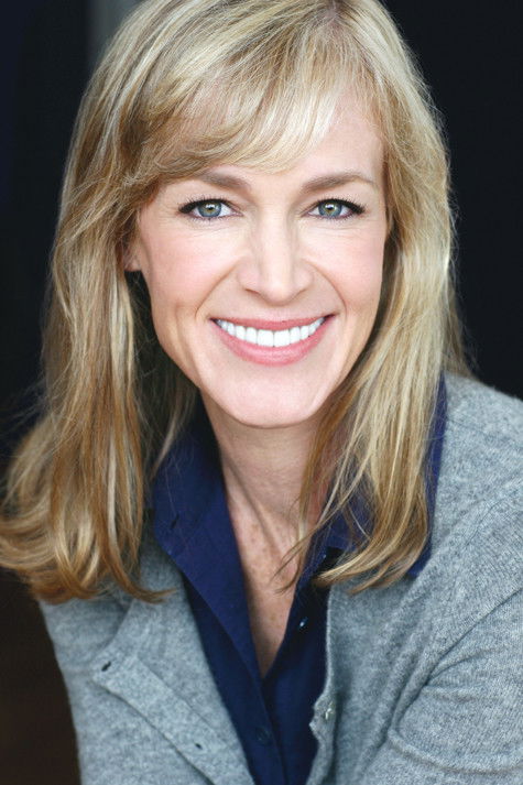 Kristin Mëkan backdrop