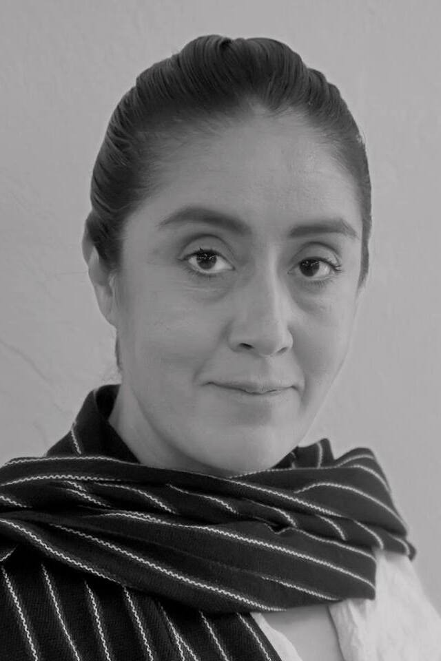 Isabel Ruíz backdrop