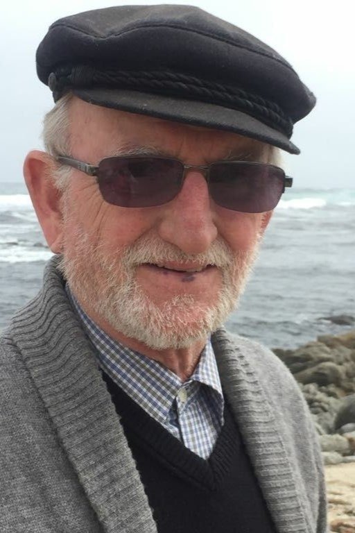 Douglas Hübner backdrop