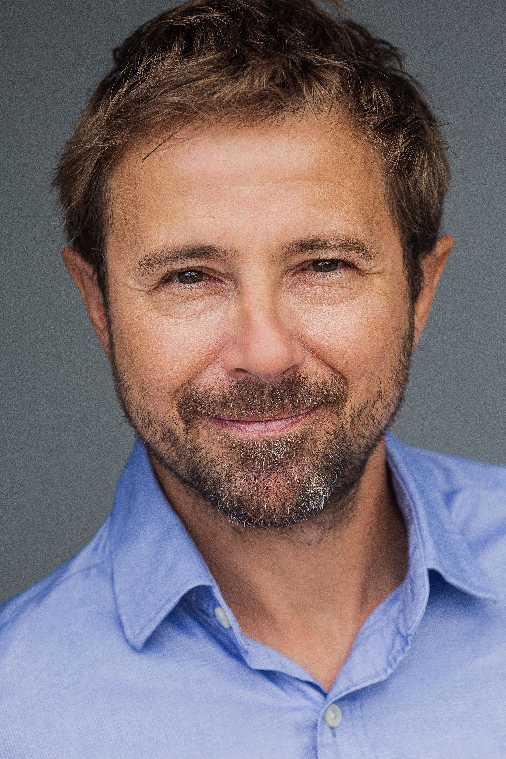 Luc Thiffault backdrop