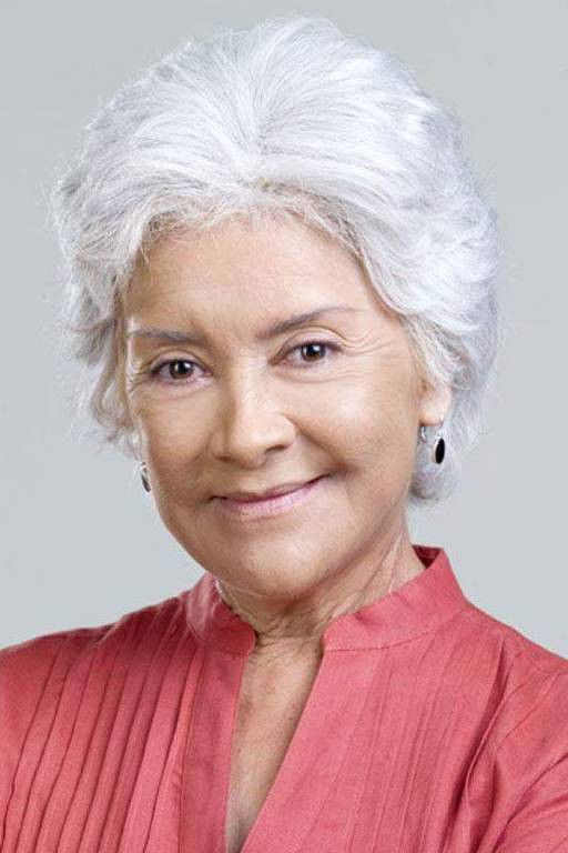 Chela Arias backdrop