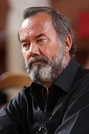 Giannis Karatzogiannis backdrop