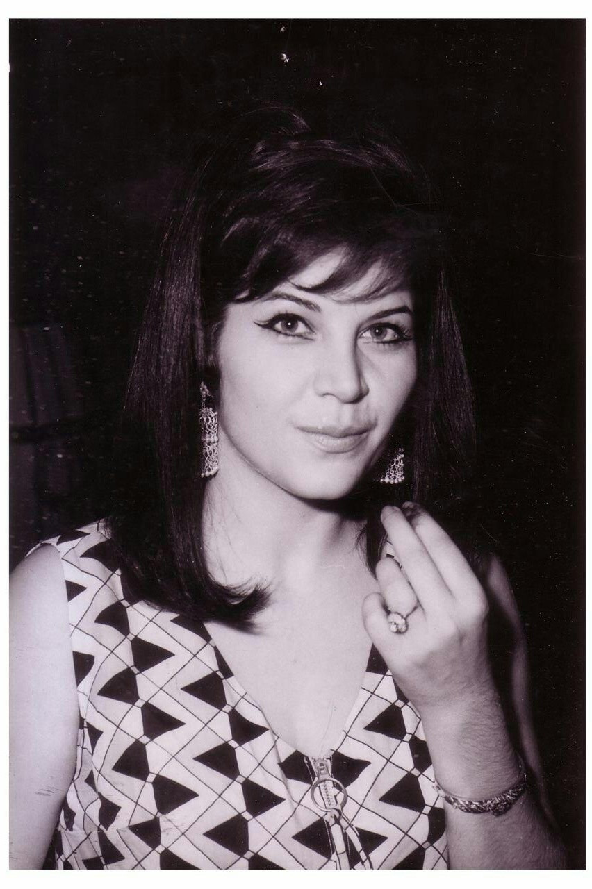 Faranak Mirghahhari backdrop