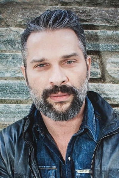 Asimakis Alexiou backdrop