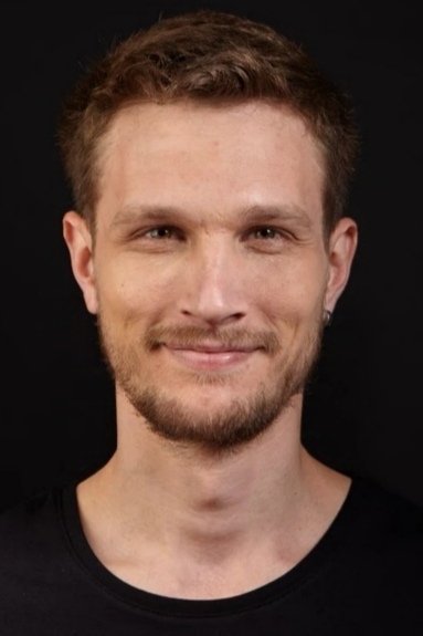 Caner Çeleksiz backdrop