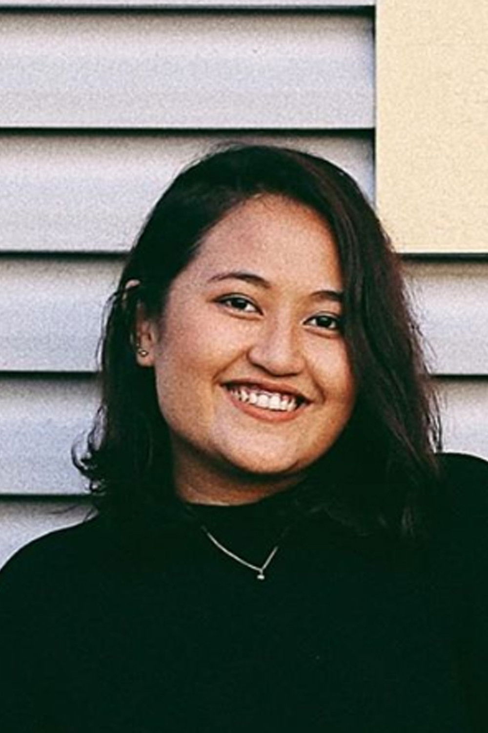 Dee Al-Hadi backdrop