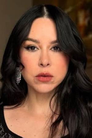 Denisse Guerrero backdrop