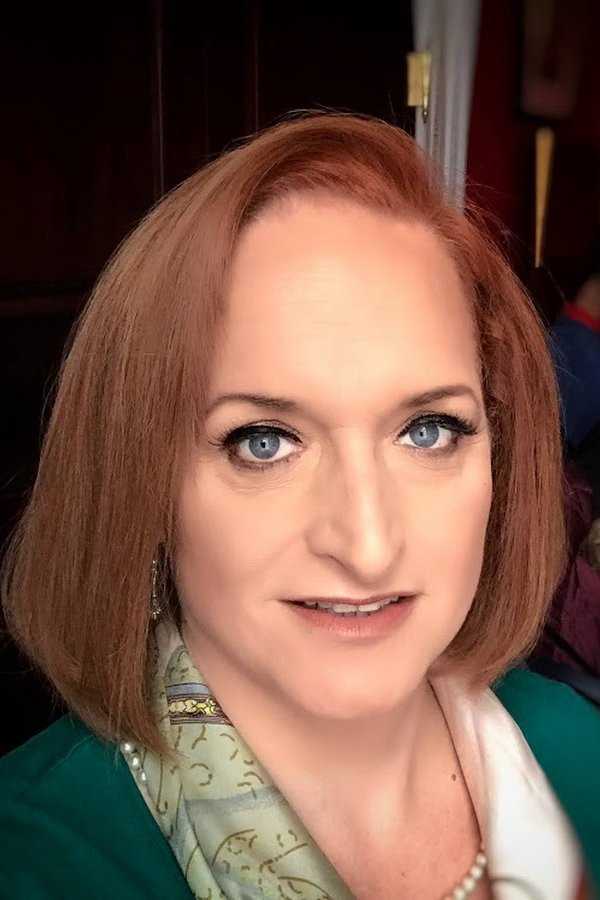 Lynette Nusbacher backdrop