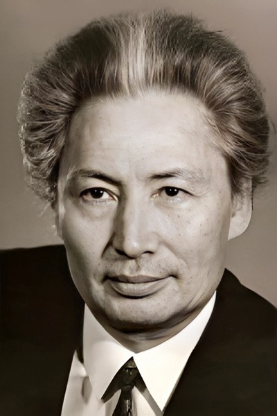 Shakhan Musin backdrop