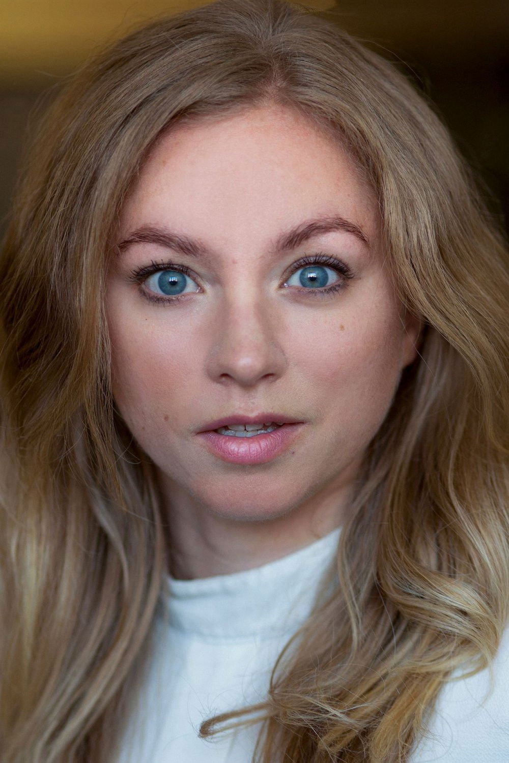 Thea Bell Schok backdrop