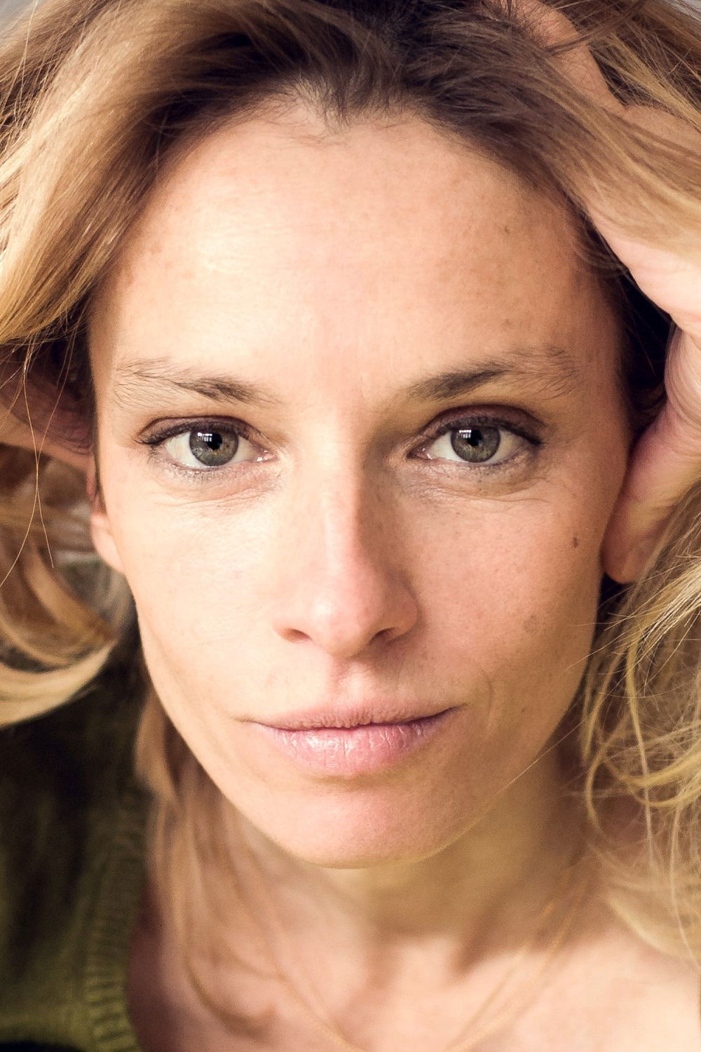 Amélie Belohradsky backdrop