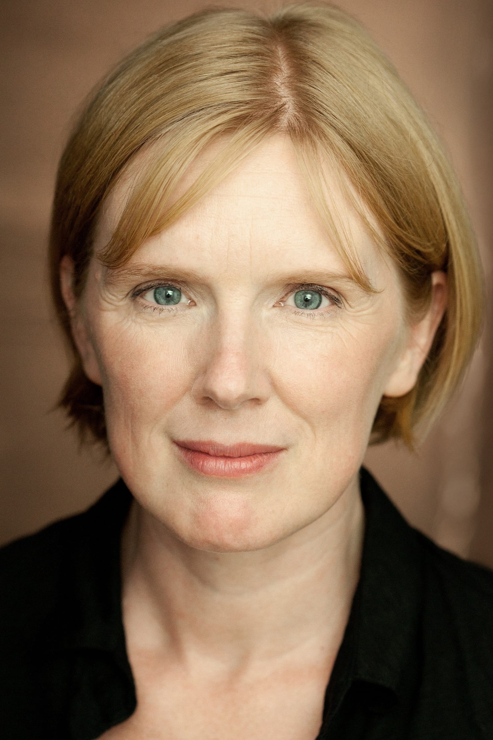 Zoe Aldrich backdrop