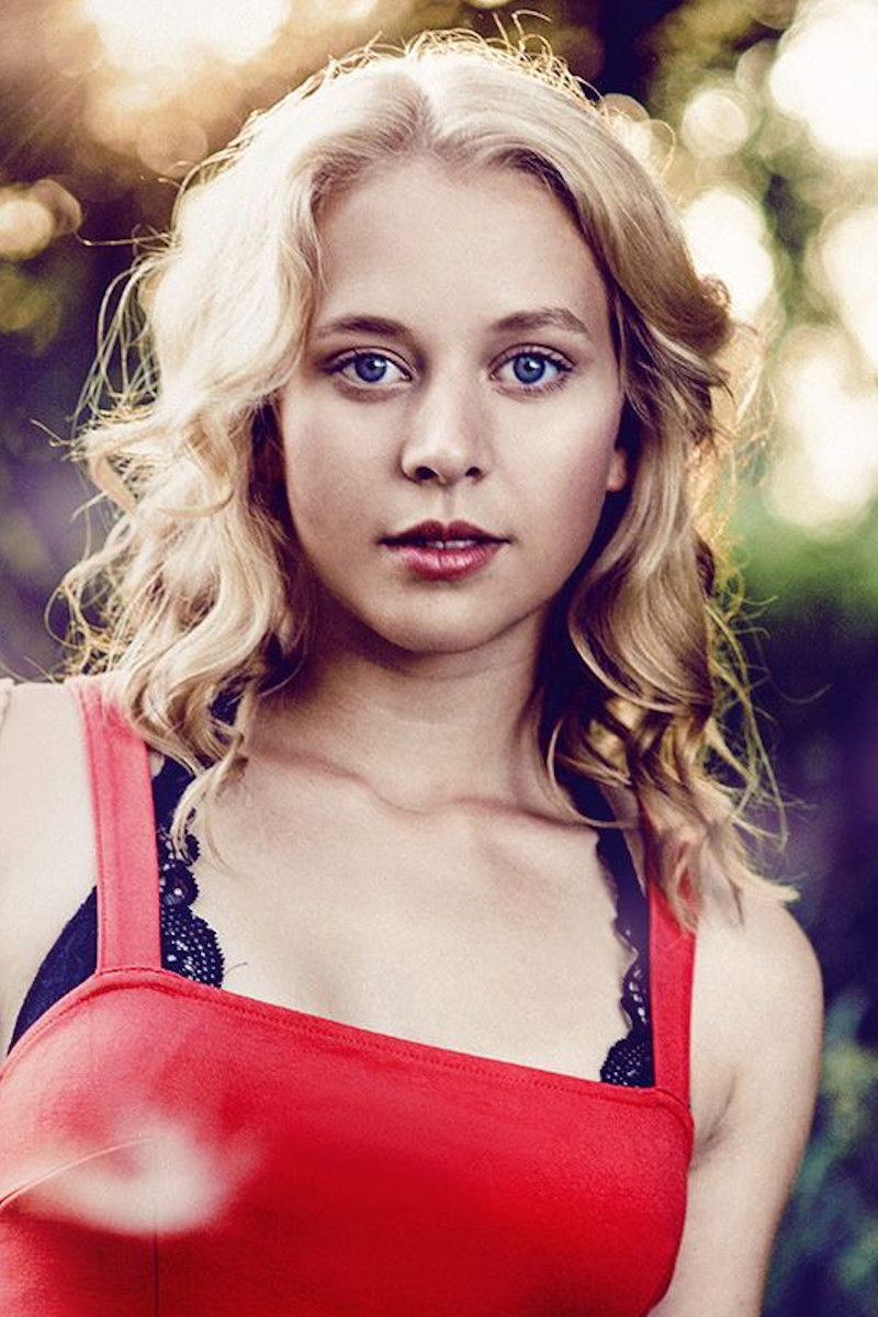 Maren Kraus backdrop