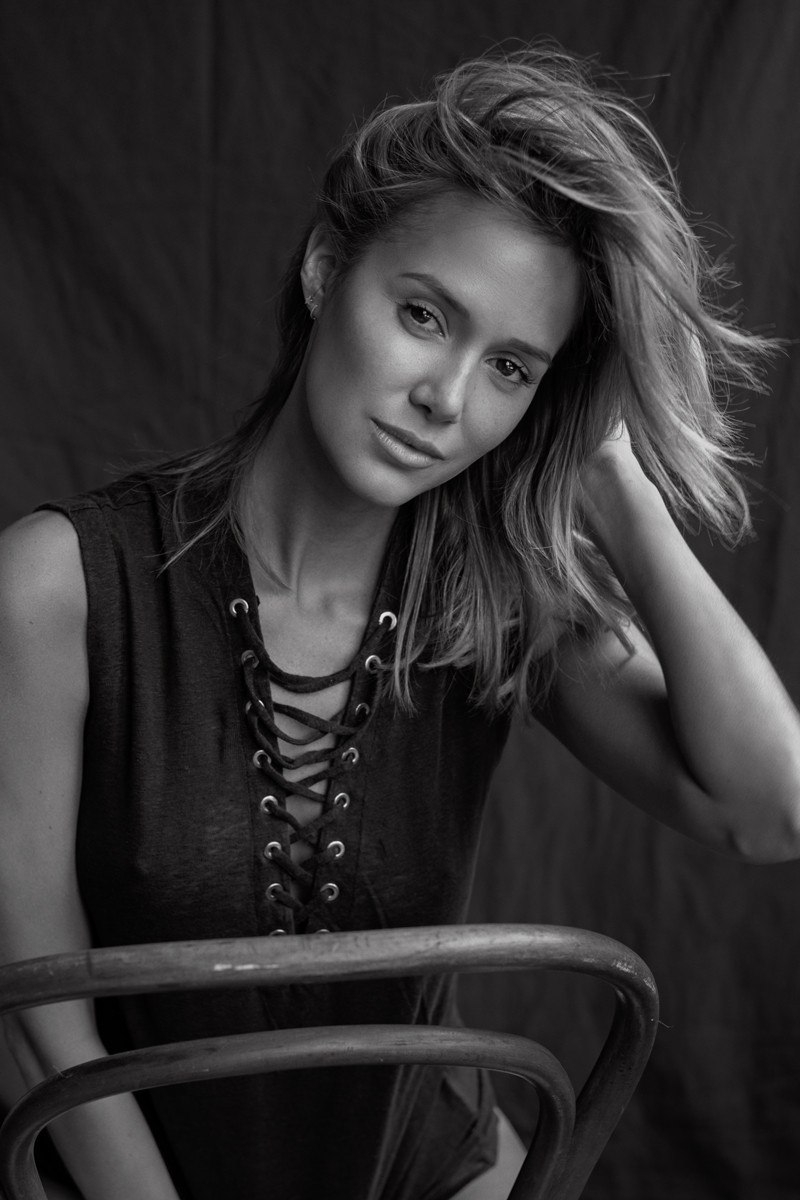 Lygie Duvivier backdrop