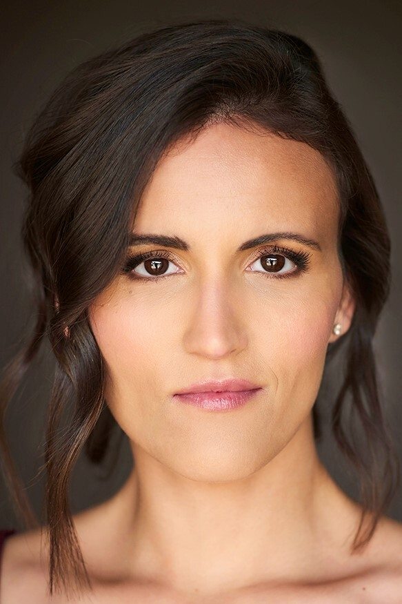 Olivia Baptista backdrop