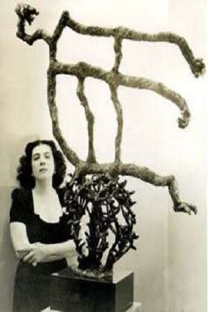 Maria Martins backdrop