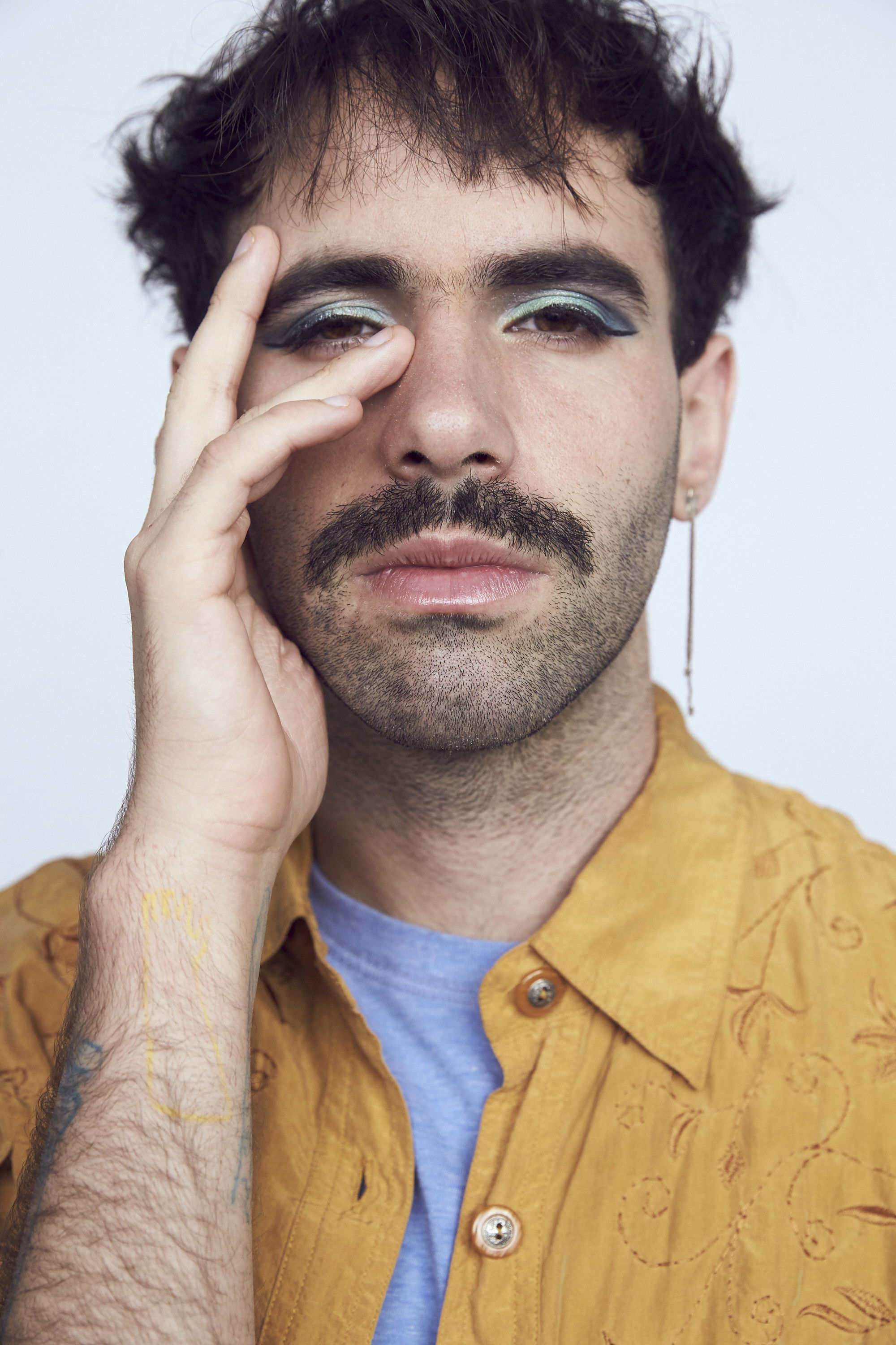 Lucia Honey backdrop