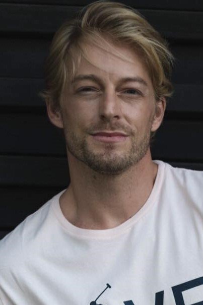 Fabio Grangeon backdrop