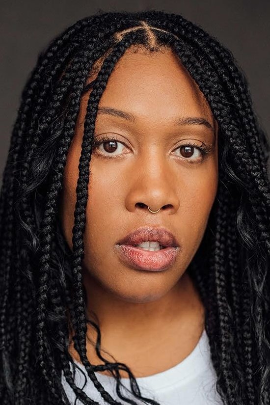 Aisha Evelyna backdrop