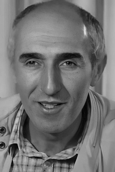 Ruslan Mikaberidze backdrop