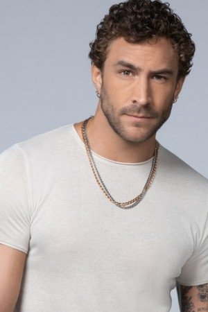 Roberto Romano backdrop