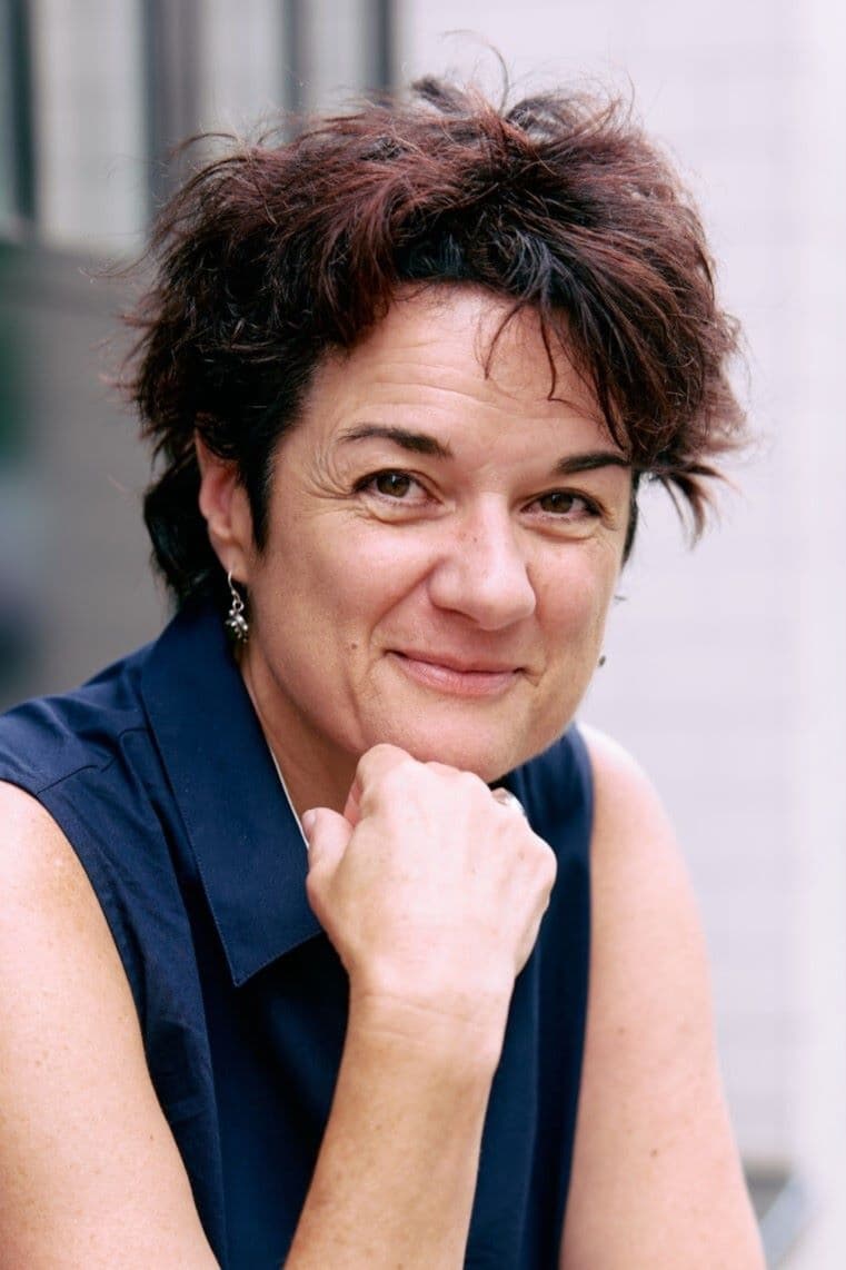 Manon Briand → Manon Briand backdrop